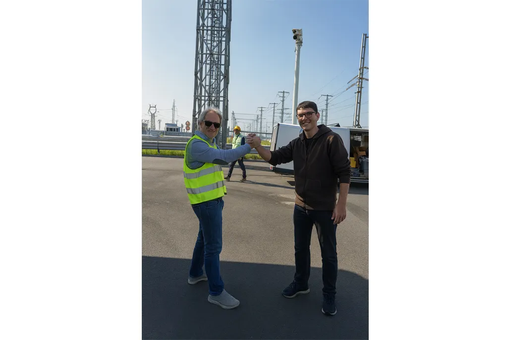 Proyecto Italia Telecom Tower-Aceptación exitosa